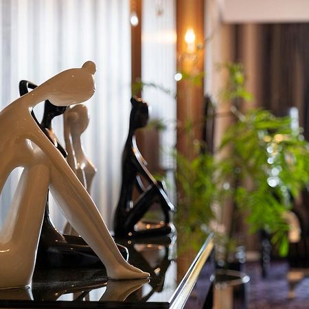Christian'S Hotel Luoyang Луоян Екстериор снимка