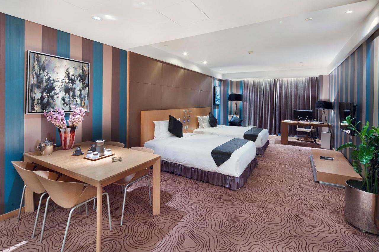 Christian'S Hotel Luoyang Луоян Екстериор снимка