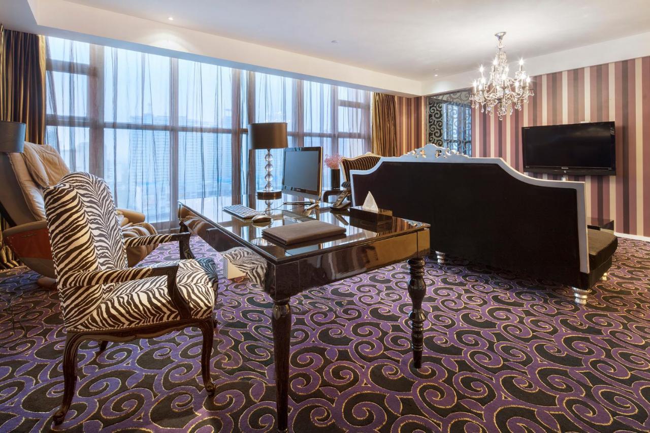 Christian'S Hotel Luoyang Луоян Екстериор снимка