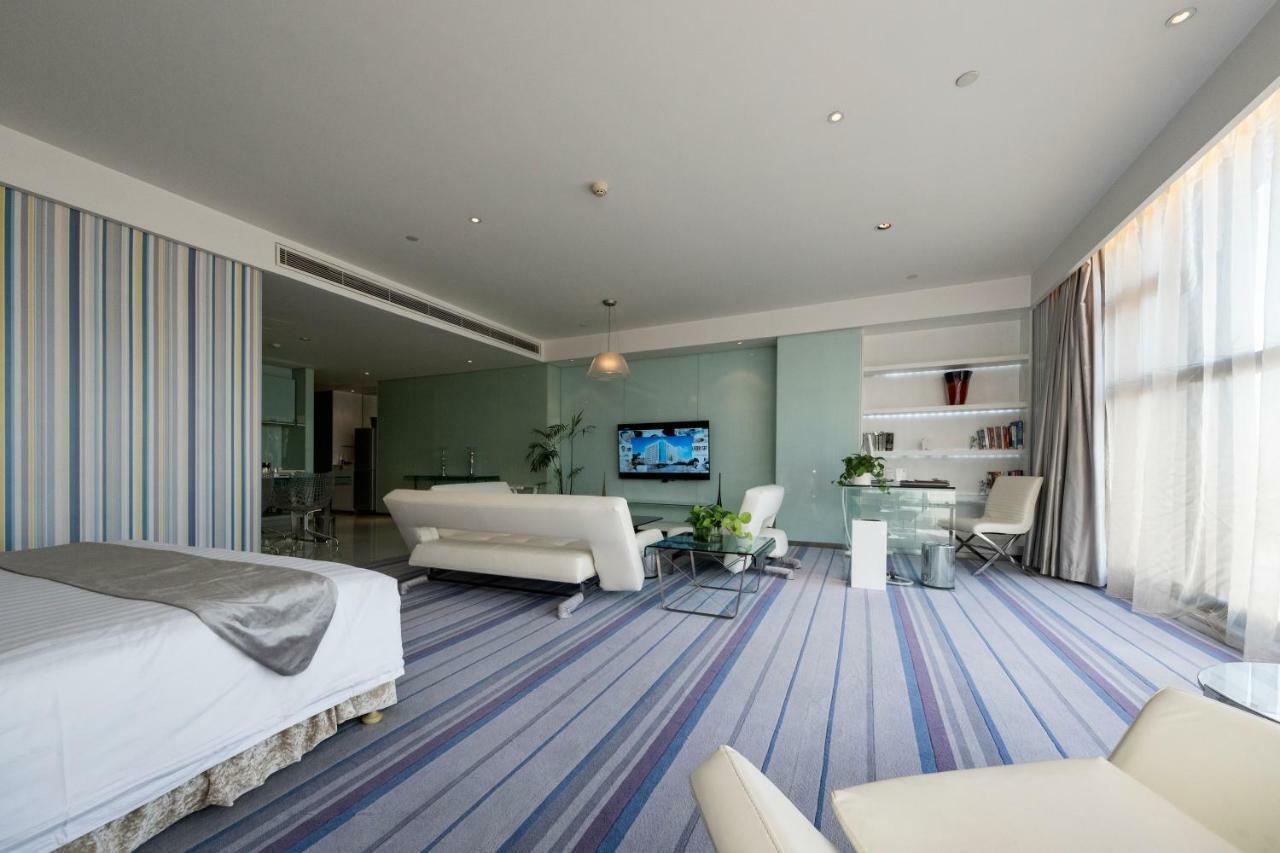 Christian'S Hotel Luoyang Луоян Екстериор снимка