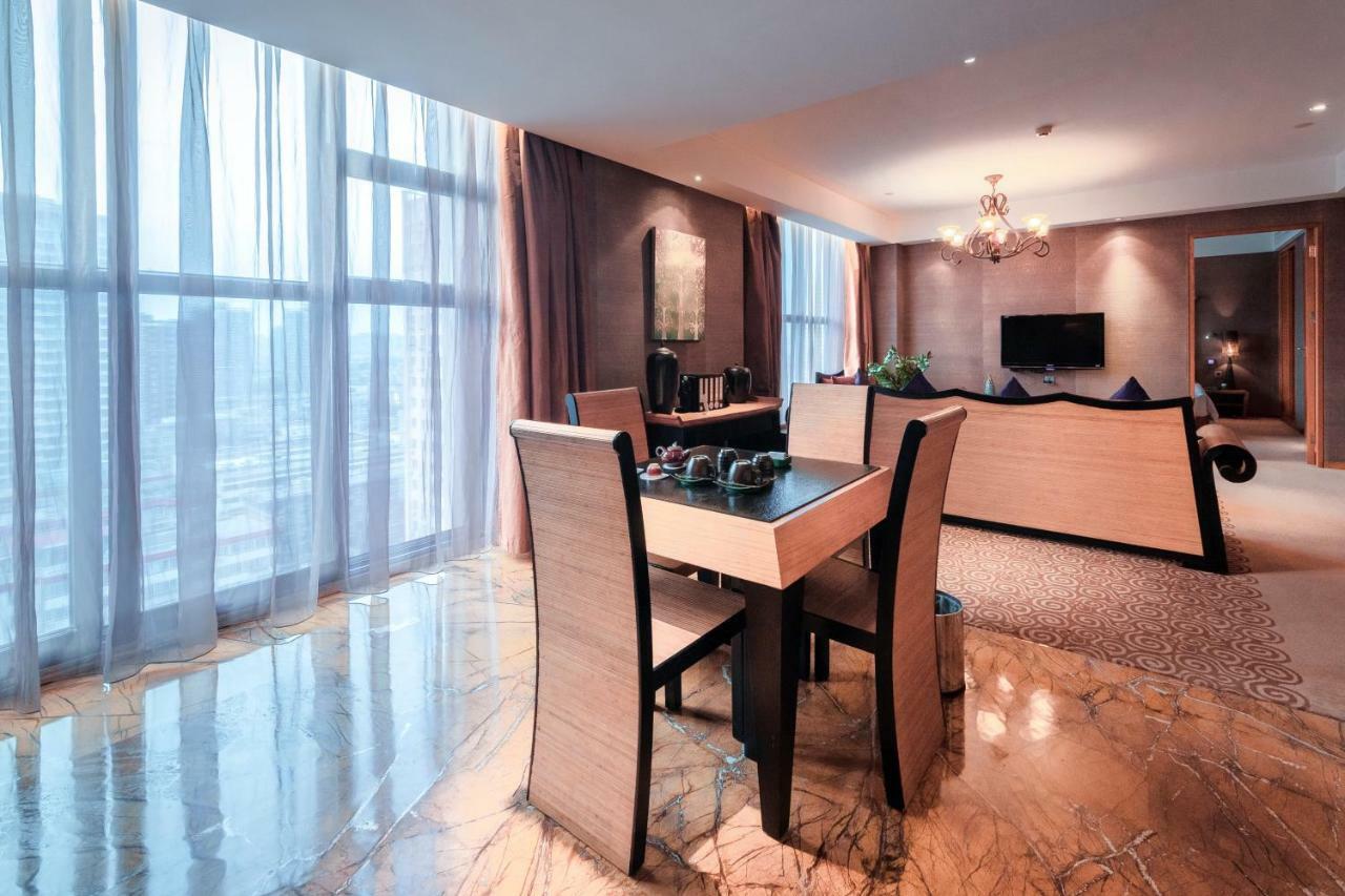 Christian'S Hotel Luoyang Луоян Екстериор снимка